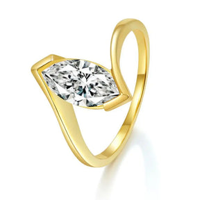 Anillo Clarisse en Plata 925 Baño de Oro 18k con Moissanita